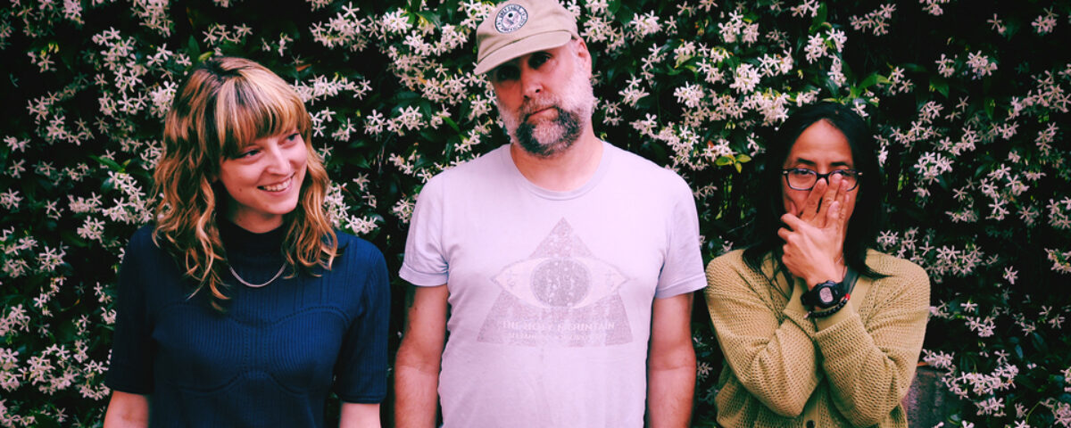 builttospill-2025-promo-01-lilahedwardandmelanieradford-2100x1575-300